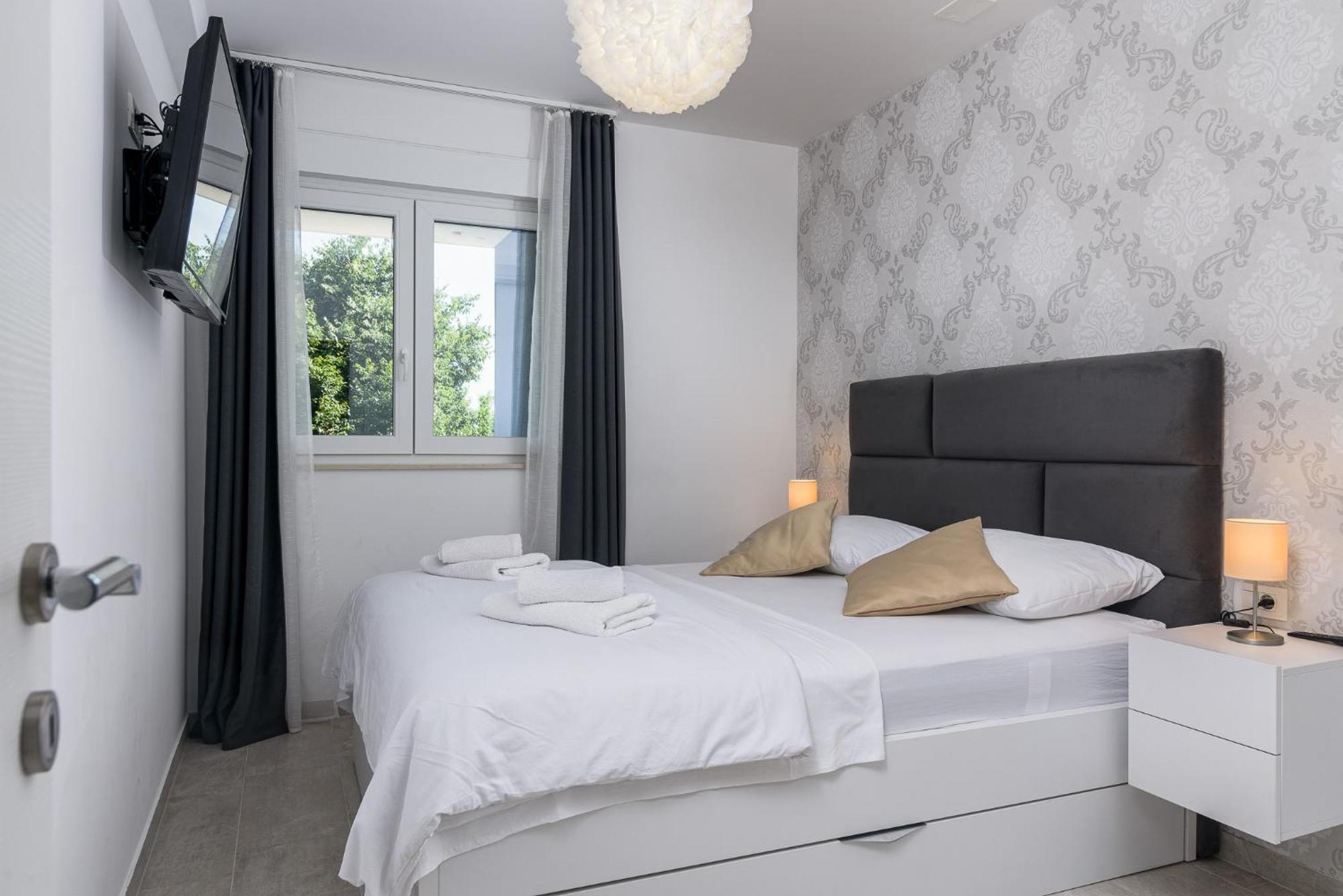 Relax Trogir Apartment ภายนอก รูปภาพ